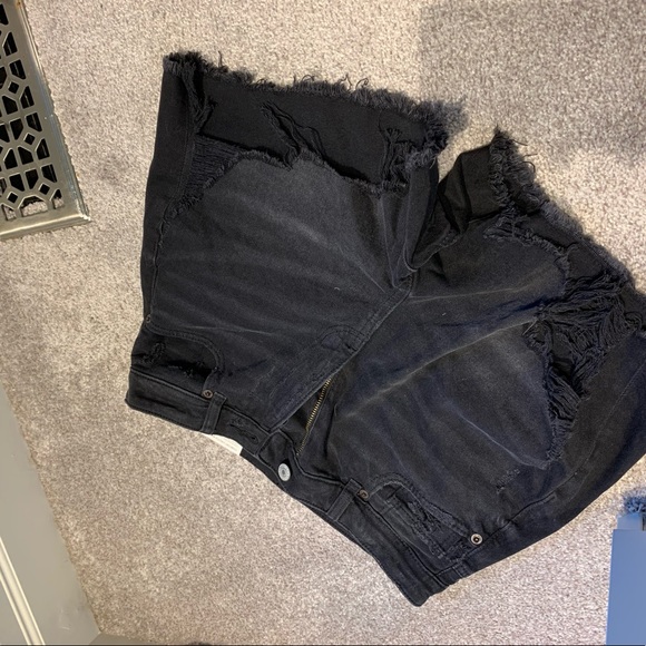 NEW American eagle mom shorts size 4 in black - Picture 2 of 5